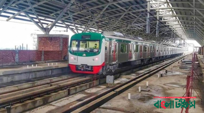 যান্ত্রিক ত্রুটিতে দুই ঘণ্টা বন্ধ ছিল মেট্রোরেলের চলাচল