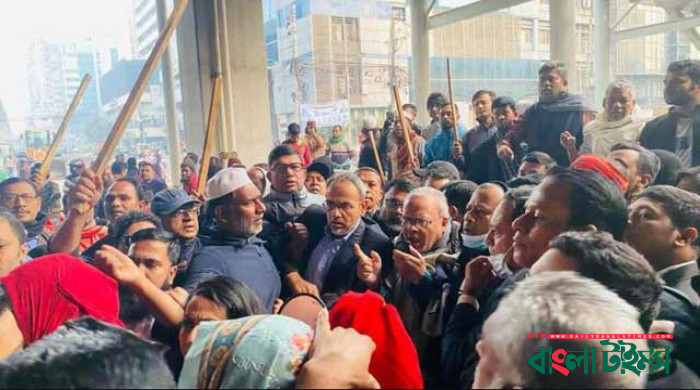 ডামি নির্বাচনের প্রতিবাদে রাজধানীতে রিজভীর নেতৃত্বে মিছিল