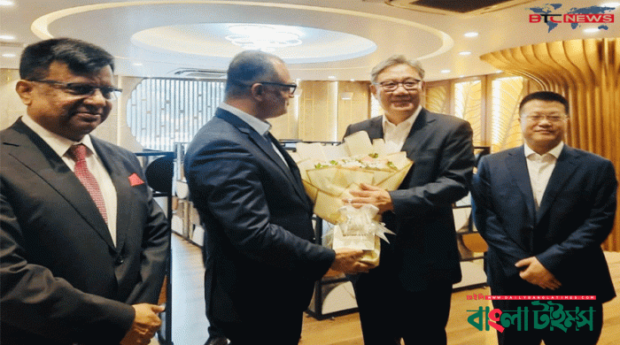 ১০০ ব্যবসায়ী নিয়ে ঢাকায় এলেন চীনের বাণিজ্যমন্ত্রী ওয়াং ওয়েনতাও