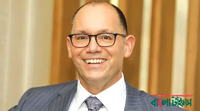 US Ambassador Peter Haas visits cenbank