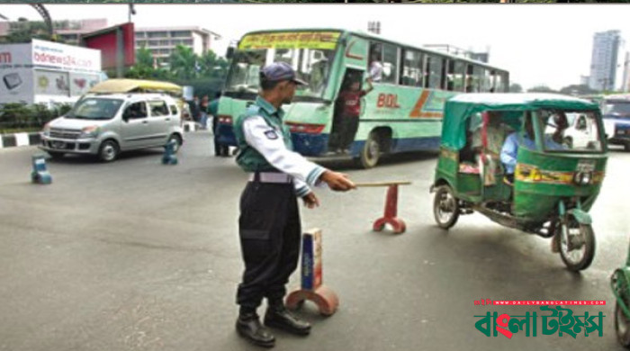 ঢাকায় গতিসীমা ভাঙলেই গাড়ি আটকাবে পুলিশ
