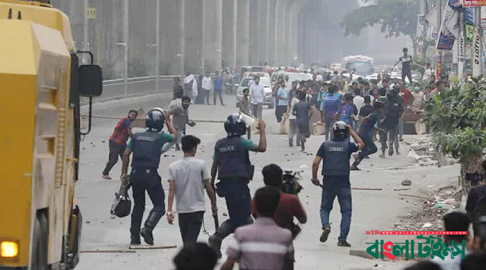 কালশীতে পুলিশ বক্সে আগুন দিয়েছে অটোরিকশা চালকরা