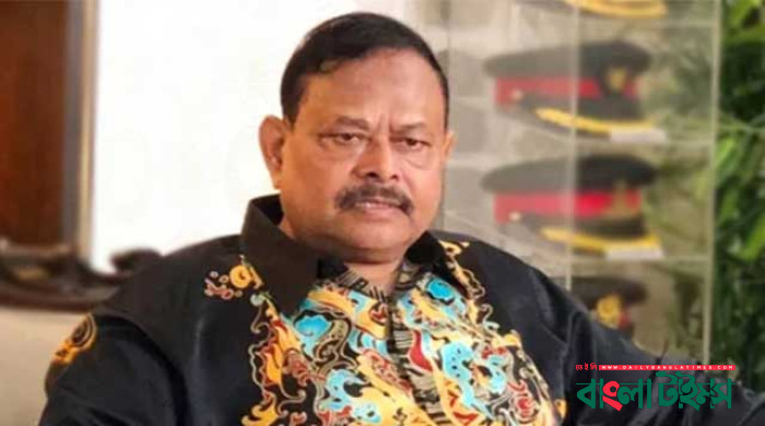 আমেরিকা যেতেই হবে এমন কোনো কথা আছে: সেনাপ্রধান আজিজ