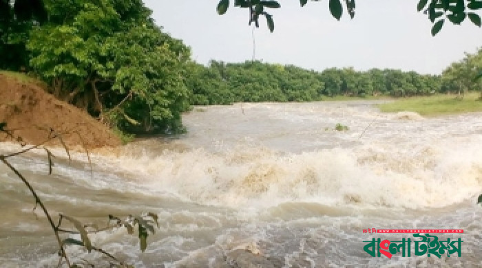 বরগুনায় পানির তোড়ে ভাঙল বাঁধ, ২৭ গ্রাম প্লাবিত