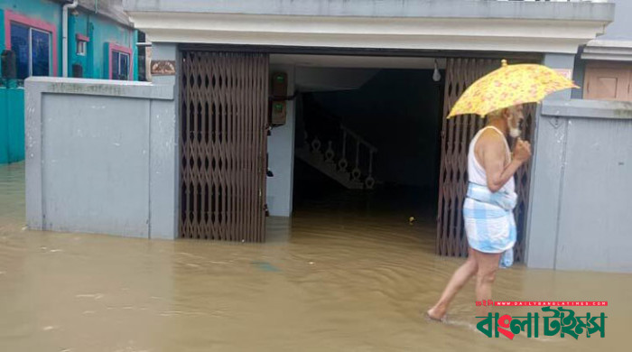 তলিয়েছে সিলেট নগরী, ঘরে ঢুকছে পানি