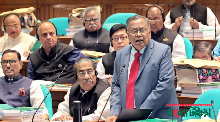 ৮ লাখ কোটি টাকার বাজেট ঘোষণা অর্থমন্ত্রীর