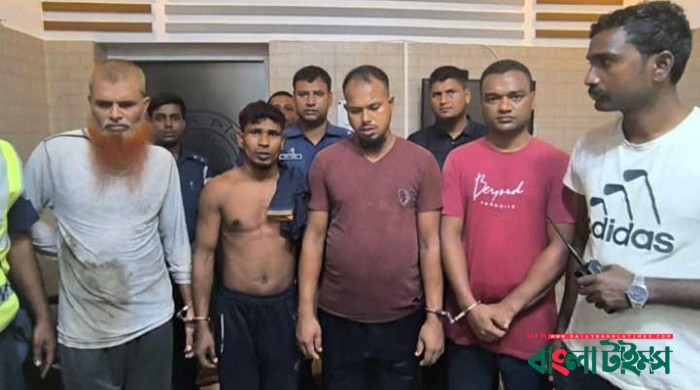 ছাদ ফুটো করে কারাগার থেকে ৪ ফাঁসির আসামির পলায়ন, পরে আটক