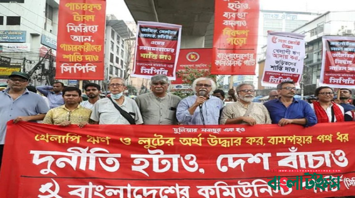 ‘উচ্চবংশীয় গরু-ছাগলের সঙ্গে উচ্চবংশীয় লুটপাটকারীরও দেখা মিলছে’