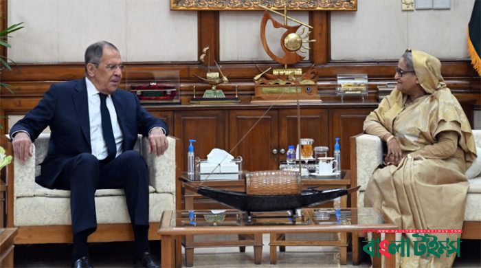 আলোচনার মাধ্যমে রাশিয়া-ইউক্রেন যুদ্ধ দ্রুত বন্ধের আহ্বান প্রধামন্ত্রী