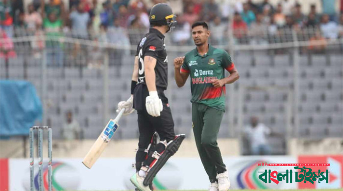 অ্যালেন-বাউসকে ফেরালেন মোস্তাফিজ