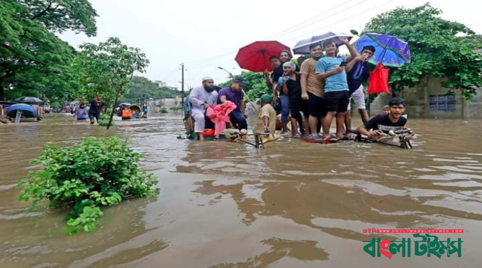 পানির নিচে রাজধানী ঢাকা