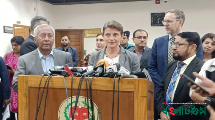 প্রধান উপদেষ্টা ঘোষিত সময় ধরে নির্বাচনের প্রস্তুতি চলছে : ইসি সচিব