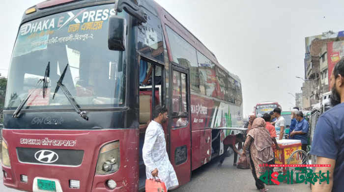 রাজধানীতে ফিরতে শুরু করেছে কর্মজীবী মানুষ