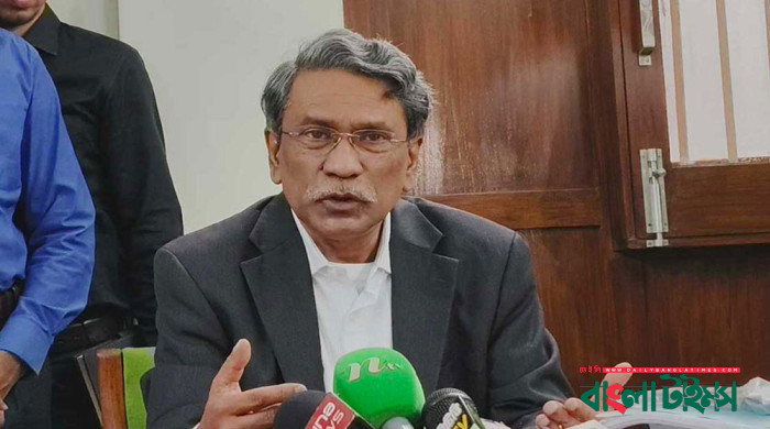 বাংলাদেশের মানুষ চায় না, বারবার ফ্যাসিবাদের উত্থান ঘটুক: আলী রীয়াজ