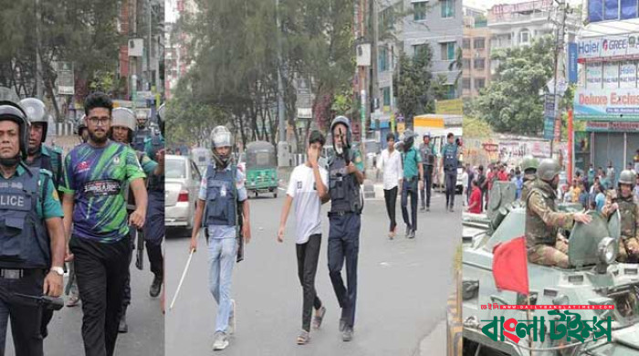 বিভিন্ন স্থানে পুলিশ, আর্মির সঙ্গে সংঘর্ষ শিক্ষার্থীদের সংঘর্ষ