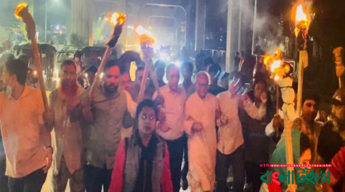 ঢাকায় রিজভীর নেতৃত্বে মশাল মিছিল