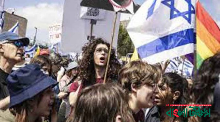 গাজায় অভিযান বন্ধের দাবিতে ইসরায়েলে হাজারো মানুষের বিক্ষোভ