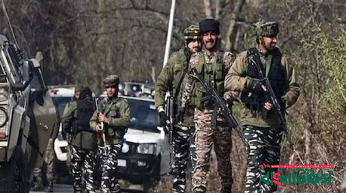 কাশ্মিরে ২ অফিসারসহ চার ভারতীয় সৈন্য নিহত