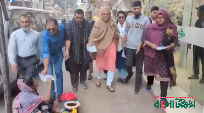 দেশজুড়ে অসহযোগ আন্দোলনের লিফলেট বিতরণ করছে বিএনপি