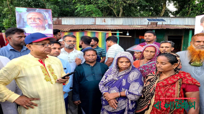 পাটুরিয়ায় নদী ভাঙ্গন এলাকা পরিদর্শনে বিএনপি নেতা ড. খন্দকার বাবলু