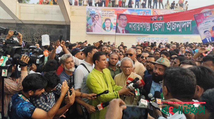 গুলি করা ছাত্র-যুবলীগ নেতাকর্মী কেন গ্রেফতার হচ্ছে না, প্রশ্ন রিজভীর