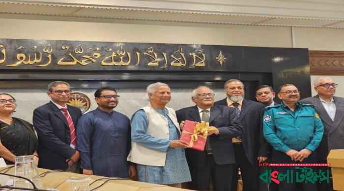 প্রধান উপদেষ্টার কাছে চার সংস্কার কমিশন প্রতিবেদন জমা দিল