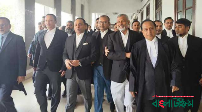 বিএনপির আইনসম্পাদকসহ ১০ আইনজীবীর নামে মামলা