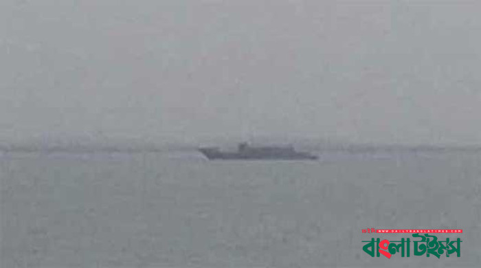 নাফনদীতে মিয়ানমারের যুদ্ধজাহাজ