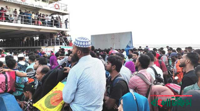 পাটুরিয়া-আরিচা ঘাটে চাপ বাড়ছে, লঞ্চ-ফেরিতে ঠাঁই নেই