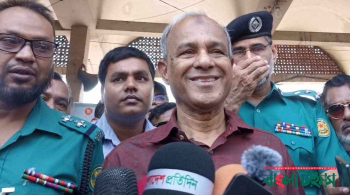 ঢাকায় কোনো ধরনের ষড়যন্ত্রের হুমকি নেই: স্বরাষ্ট্র উপদেষ্টা