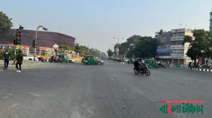 বিএনপি-জামায়াতের ডাকা তৃতীয় দফা অবরোধ চলছে