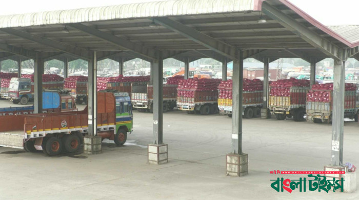ভারত থেকে নিত্য পণ্যের আমদানি বন্ধ, খাদ্য ঘাটতির শঙ্কা