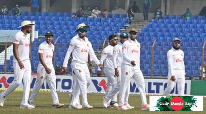শেষ বিকেলের দুই উইকেটে দিন বাংলাদেশের