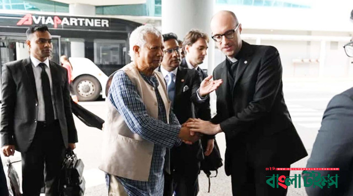 রোমে পৌঁছেছেন প্রধান উপদেষ্টা ড. ইউনূস