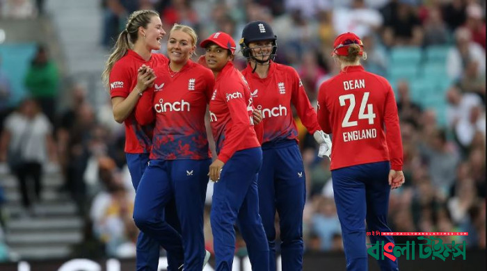 ইংল্যান্ডের নারী ক্রিকেটে নিষিদ্ধ হলেন ট্রান্সজেন্ডাররা