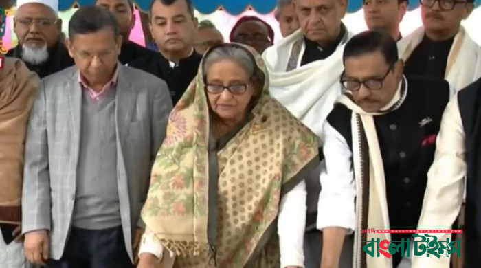 বঙ্গবন্ধুর সমাধিতে মন্ত্রিসভার সদস্যদের নিয়ে প্রধানমন্ত্রীর শ্রদ্ধা