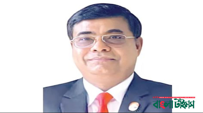 ফল ঘোষণার মঞ্চে ইসি সচিব বললেন ‘বিতর্কিত বানাইয়া ফেলাইছে’