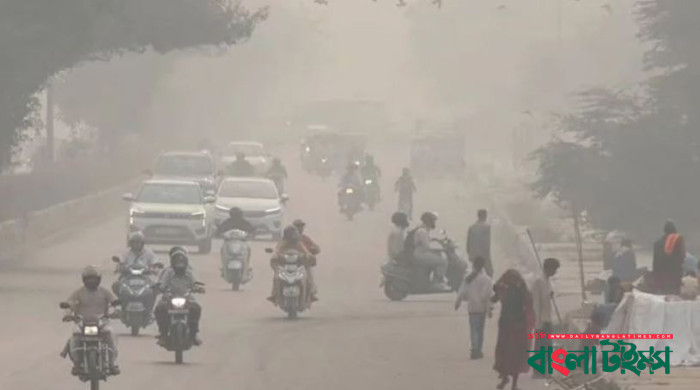 কুয়াশাচ্ছন্ন হিমশীতল সকালেও ঢাকার বাতাস ‘অস্বাস্থ্যকর’