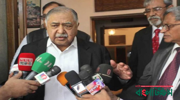 Dr Kamal questions Election Commission's role