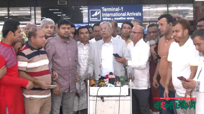 দেশে ফিরে ফখরুল বললেন ‘নির্বাচনী রোডম্যাপের সমাধান হবে’