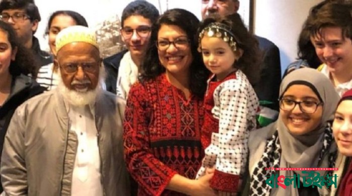 Rashida Tlaib wears traditional Palestinian dress to take oath