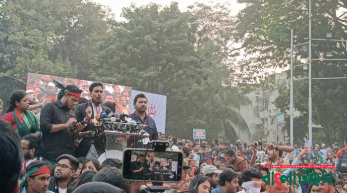 ১৫ জানুয়ারির মধ্যে অভ্যুত্থানের ঘোষণাপত্র পাঠ করতে হবে : আখতার