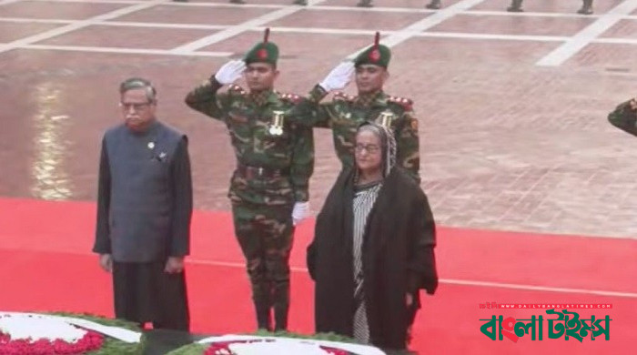 শহীদ বুদ্ধিজীবী স্মৃতিসৌধে রাষ্ট্রপতি ও প্রধানমন্ত্রীর শ্রদ্ধা