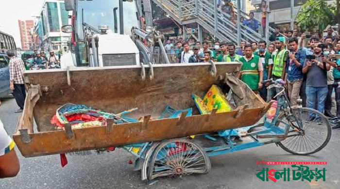 অভিযানে ভেঙে ফেলা ৩ অটোরিকশা মালিককে ক্ষতিপূরণ দেবে ডিএনসিসি