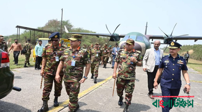 ওষুধ ও ত্রাণ নিয়ে মায়ানমার গেল সেনাবাহিনীর উদ্ধারকারী দল
