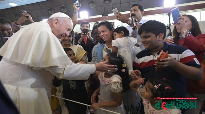 Catholics in UAE greet pope with cheers and tears