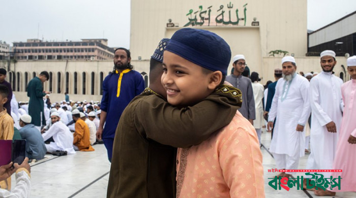 আনন্দ, ঐতিহ্য ও উৎসবের ছোঁয়ায় পালিত হচ্ছে ঈদ