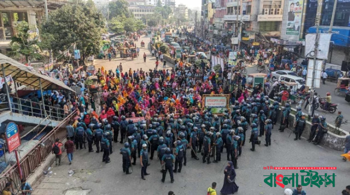 মিরপুরে আজও শ্রমিকদের সড়ক অবরোধ