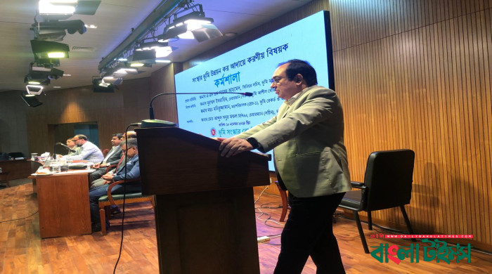 হোল্ডিং শতভাগ এন্ট্রি সম্পন্ন ও অনলাইন নিবন্ধন নিশ্চিত করতে হবে : ভূমি সিনিয়র সচিব