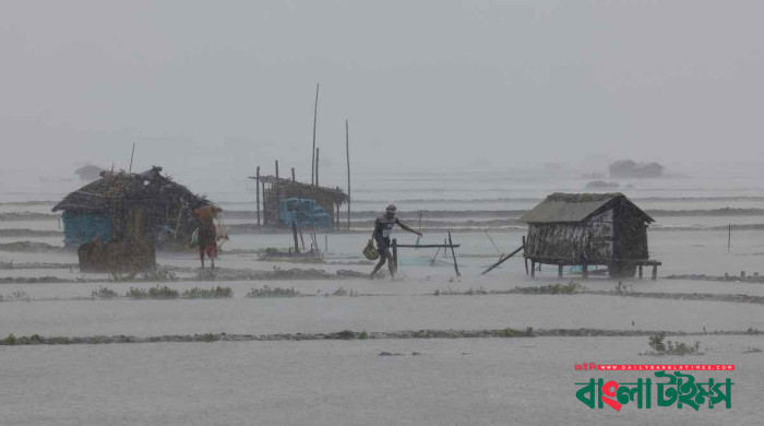 ঘূর্ণিঝড় দানা: উপকূলে দমকা হাওয়া-বৃষ্টি